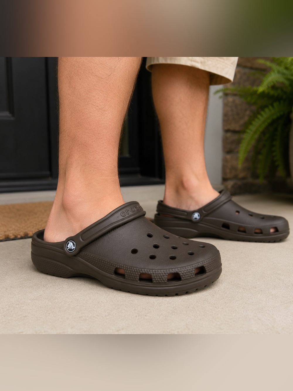 Crocs Classic Clogs Espresso Brown Men’s Size 11 Lightweight Comfort Shoes